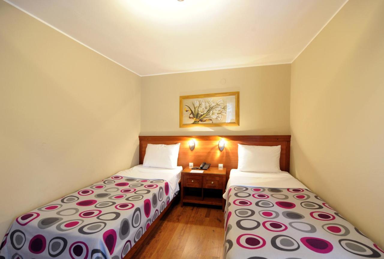 Hotel 1000 Ruza Belgrad Exterior foto